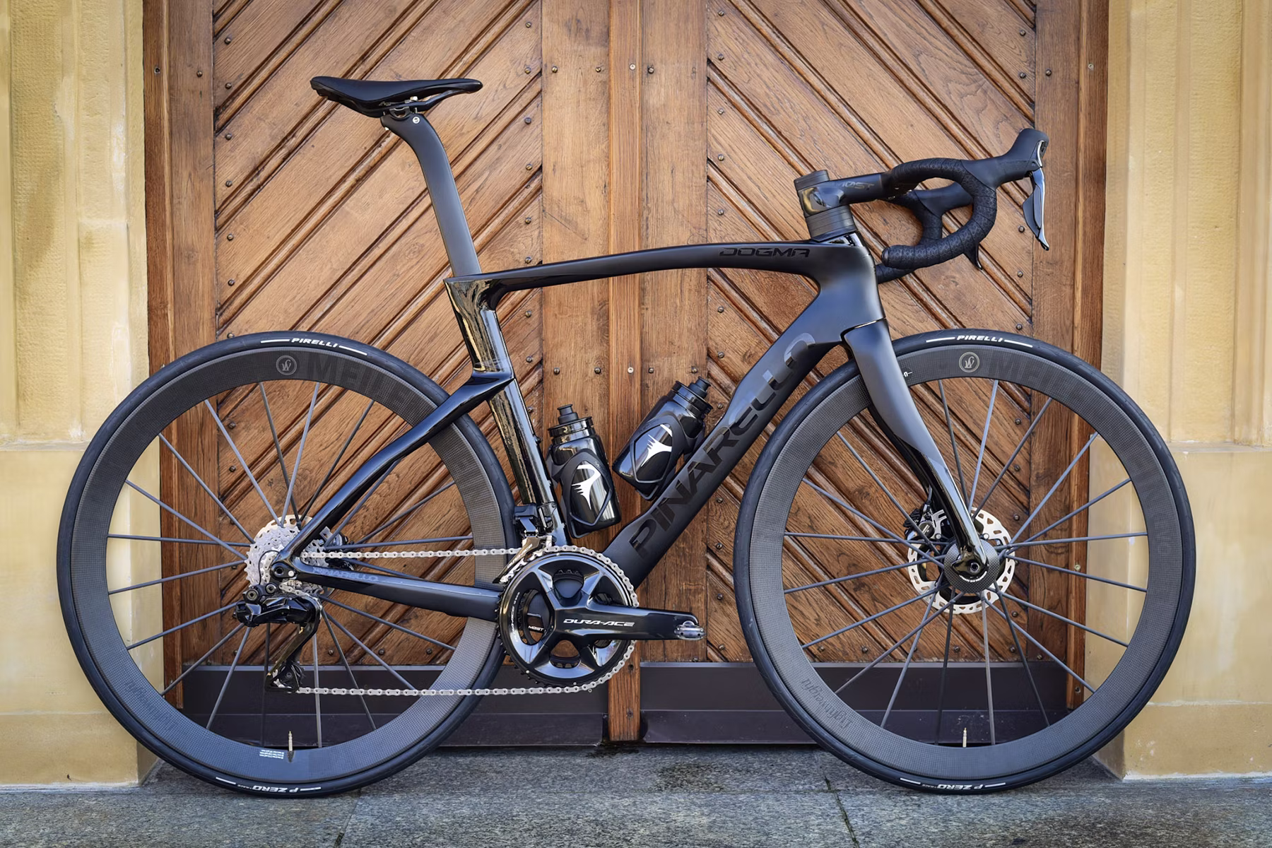 Pinarello Dogma F Black on Black